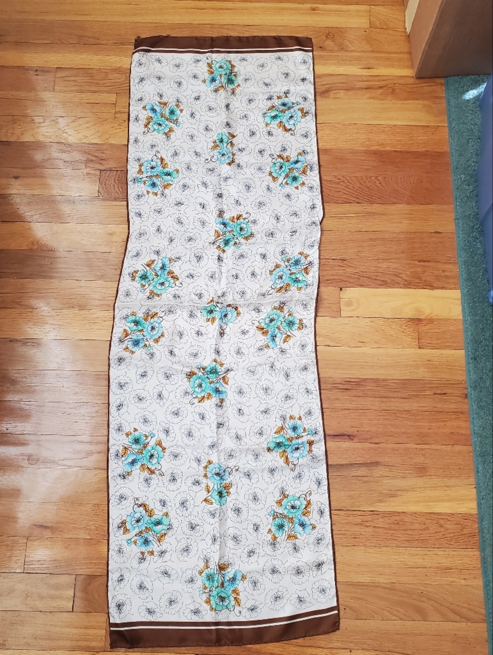 Fashion Scarves - 11 Pieces - Picture 4 of 12